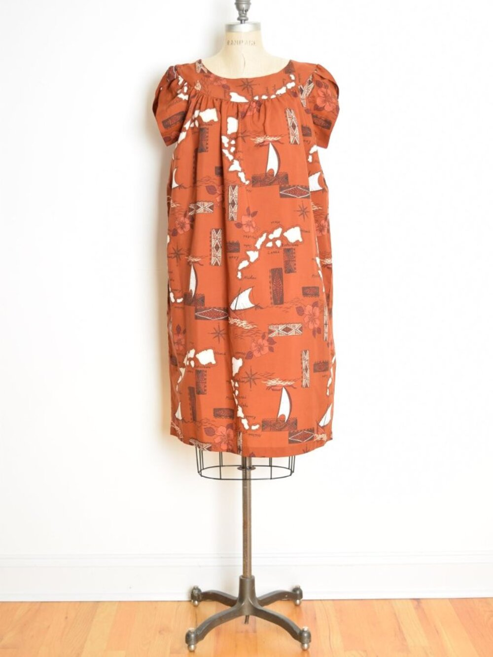 vintage 70s caftan dress brown Hawaiian map print aloha muu muu babydoll L XL